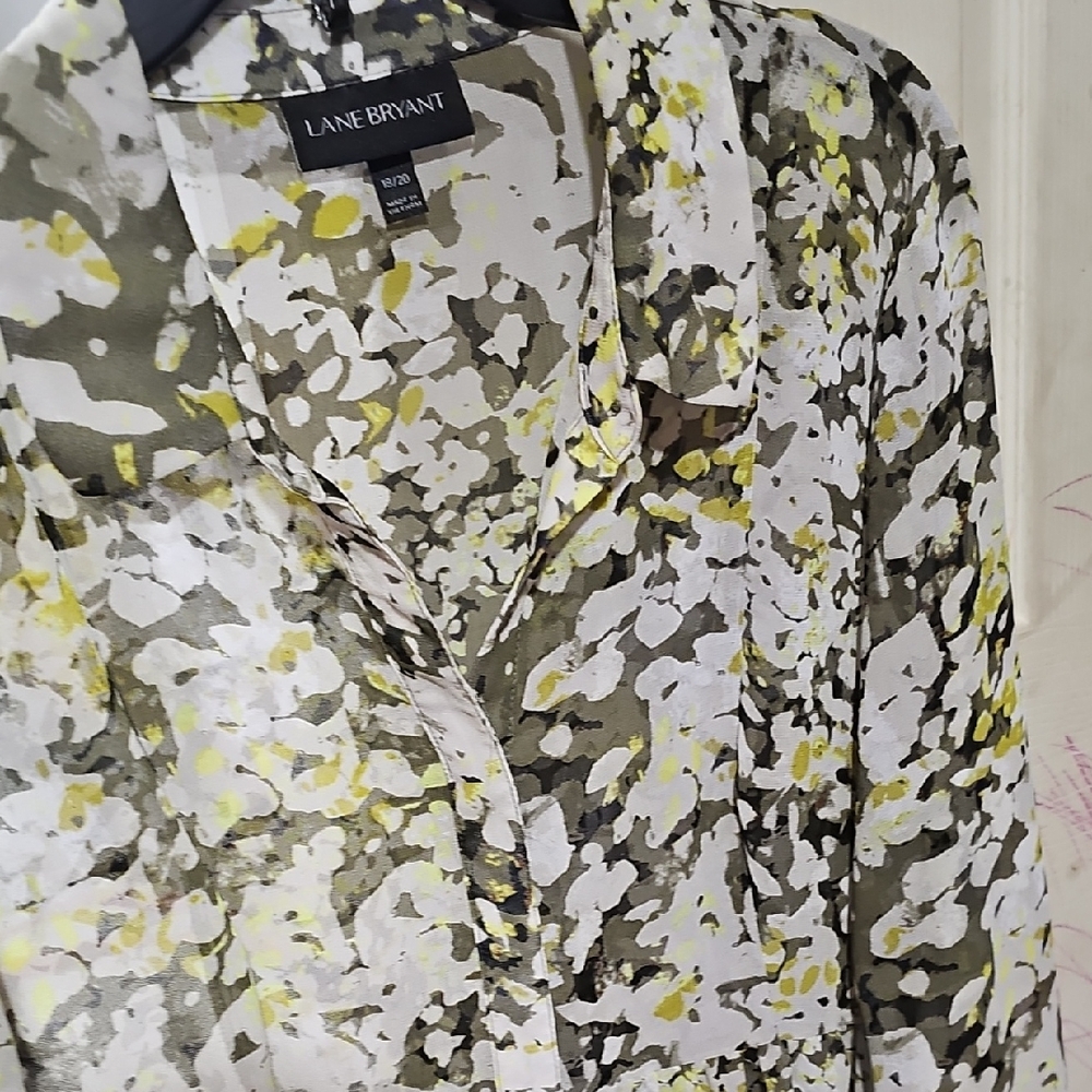 🍀Lane Bryant Abstract Green and Yellow Blouse